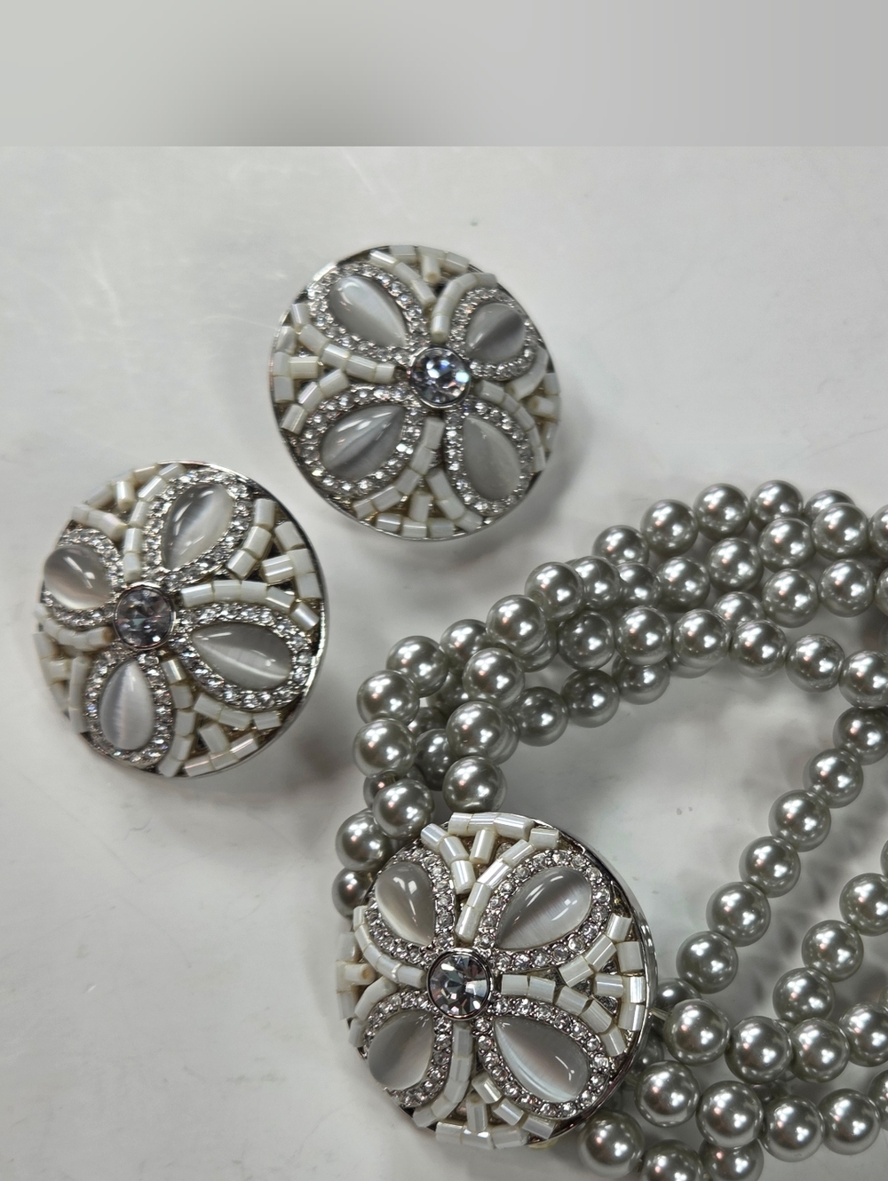 art deco carolee lux bracelet clip earring set grey white beaded stretch vintage